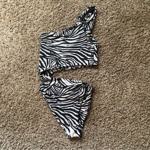 New Skatie swimsuit small